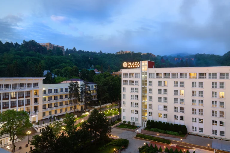 территория санаторий плаза спа кисловодск